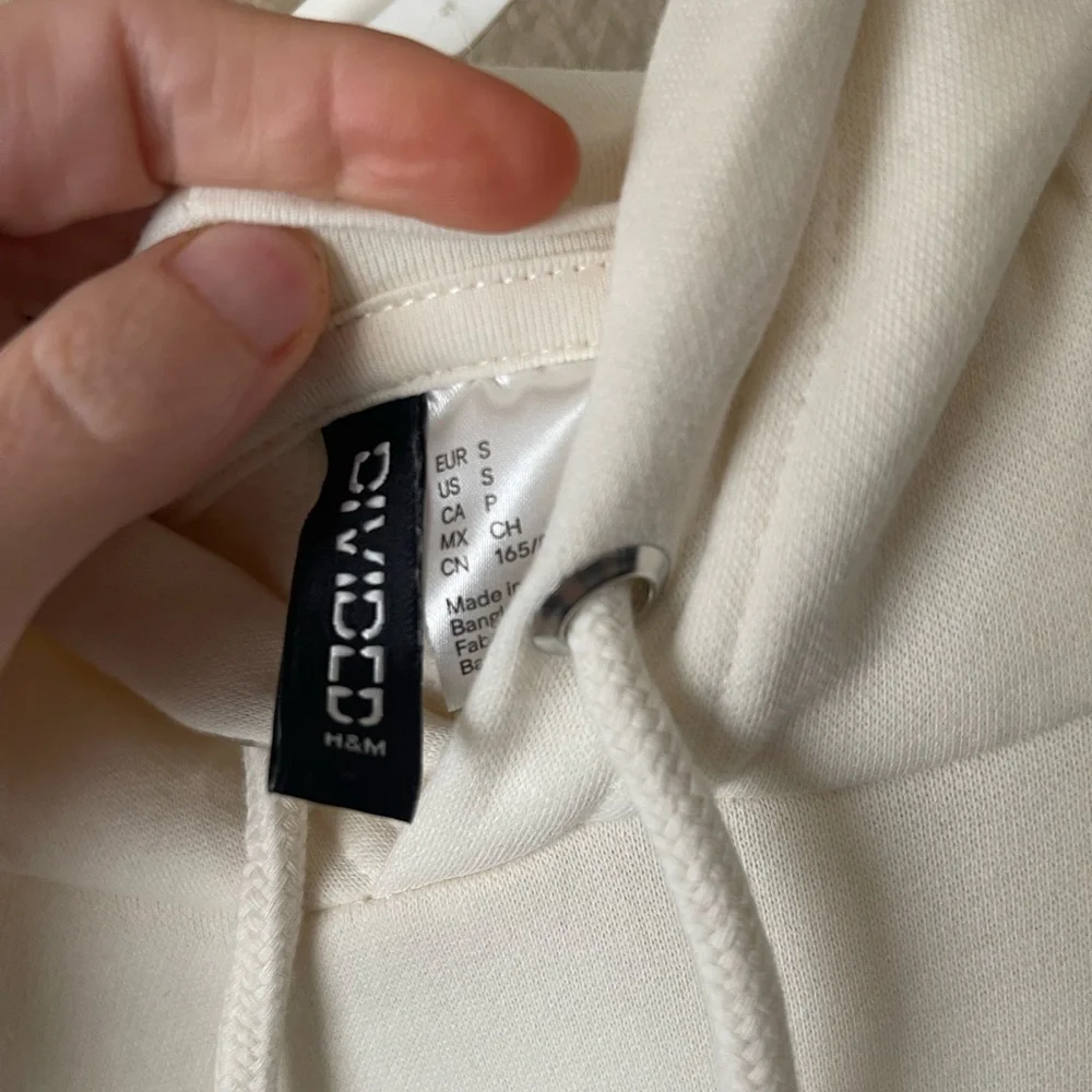 H&M Cream Hoodie with Black 'Playoffs 87' Design - Picture 2 of 2